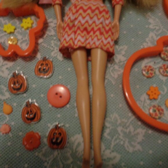ORANGE CANDY RETRO BARBIE BUTTONS COOKIE CUTTERS SCARF ETC. LOT - Picture 3 of 14